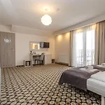 Marina Z Widokiem Na Jezioro Kompleks wypoczynkowy 4*