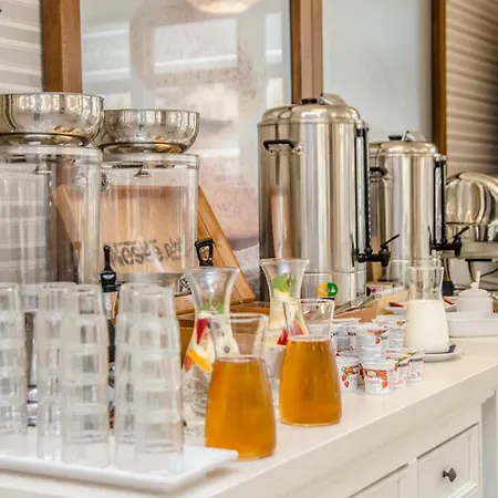 Marina Z Widokiem Na Jezioro 4* 梅尔诺