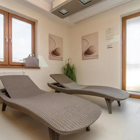 Marina Z Widokiem Na Jezioro 4*