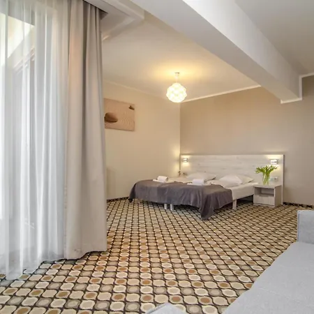 Marina Z Widokiem Na Jezioro Kompleks wypoczynkowy 3*