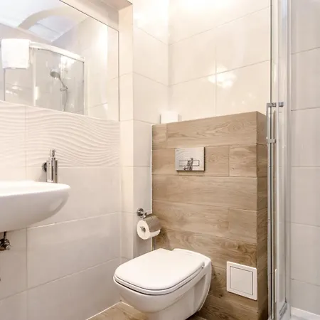 Marina Z Widokiem Na Jezioro 梅尔诺