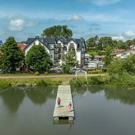 Marina Z Widokiem Na Jezioro 4* 梅尔诺