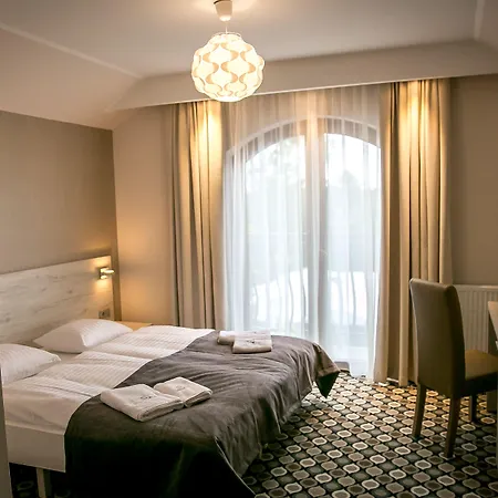 Marina Z Widokiem Na Jezioro 梅尔诺