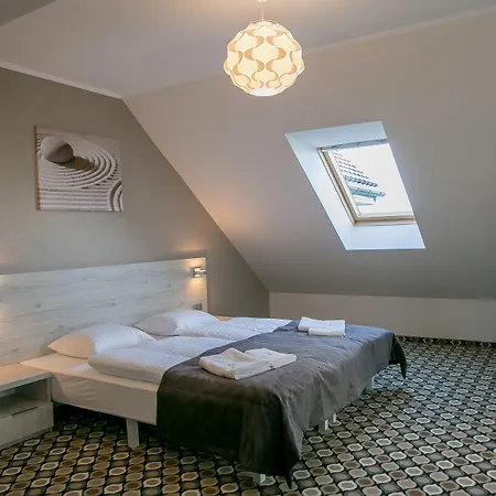 Marina Z Widokiem Na Jezioro 4* 梅尔诺