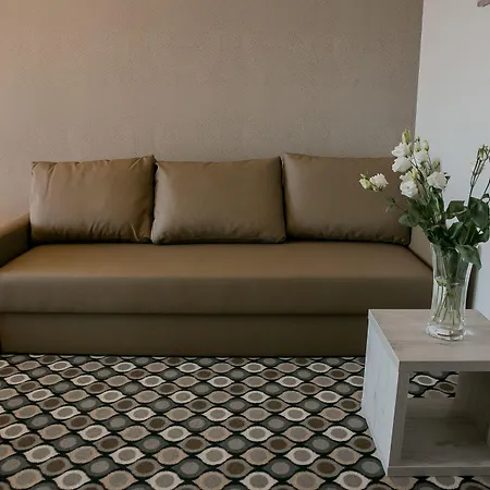 Marina Z Widokiem Na Jezioro