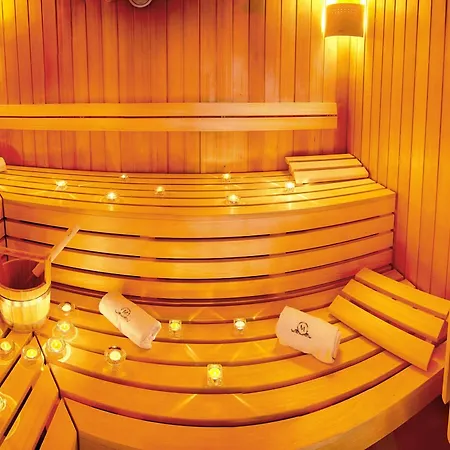 Marina Z Widokiem Na Jezioro 4*