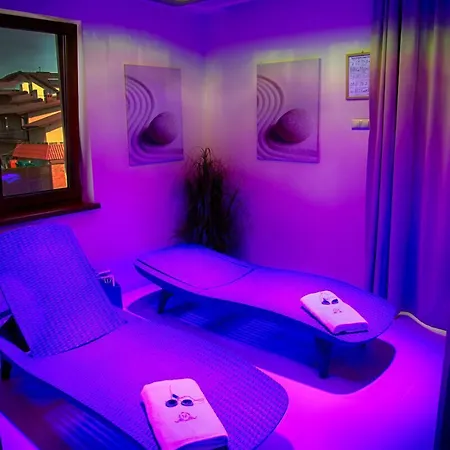 假日公园 Marina Z Widokiem Na Jezioro 梅尔诺