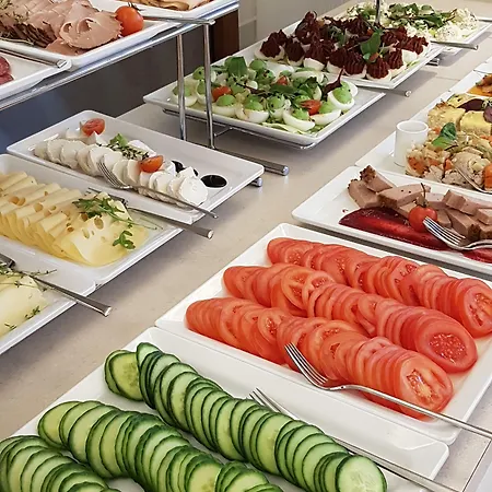 Marina Z Widokiem Na Jezioro Mielno (Koszalin)