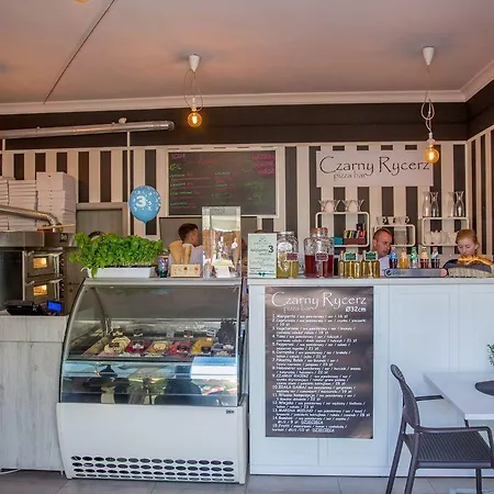 Marina Z Widokiem Na Jezioro