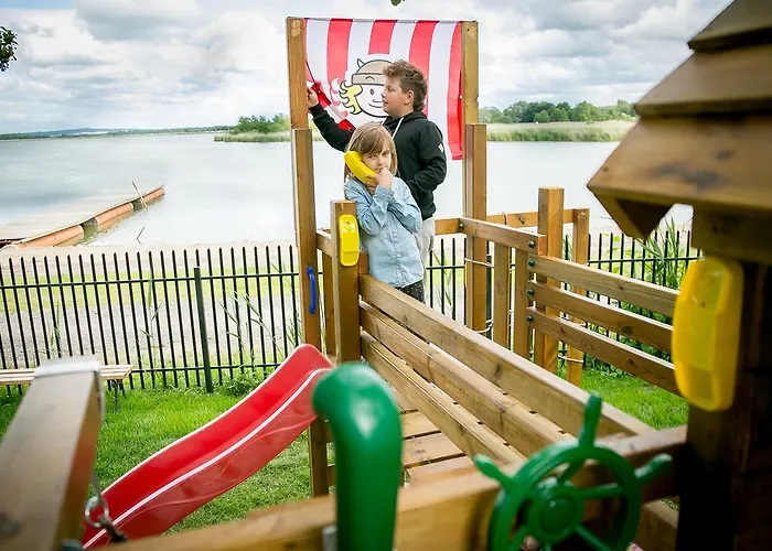 Marina Z Widokiem Na Jezioro Mielno (Koszalin)