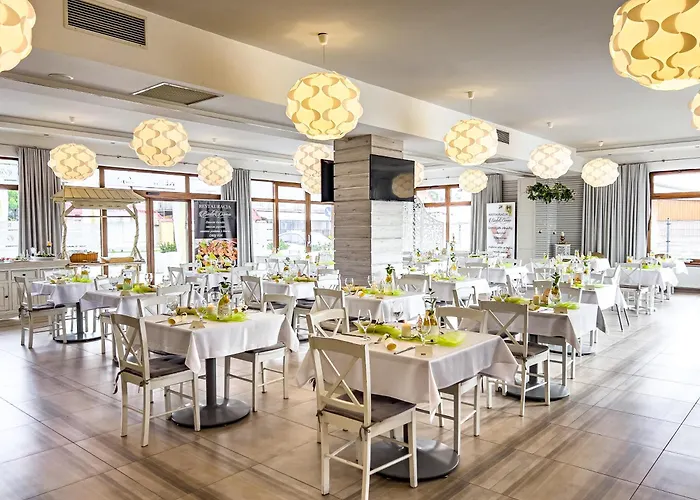 Marina Z Widokiem Na Jezioro Kompleks wypoczynkowy 4*