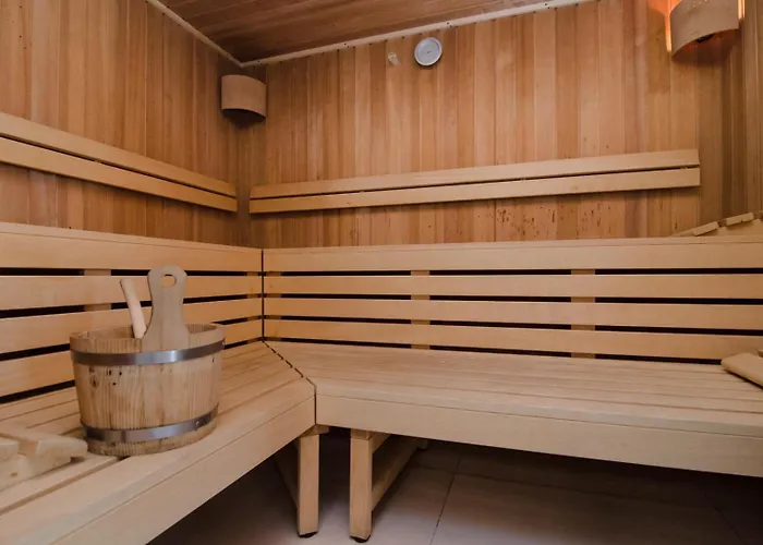 Marina Z Widokiem Na Jezioro 4*