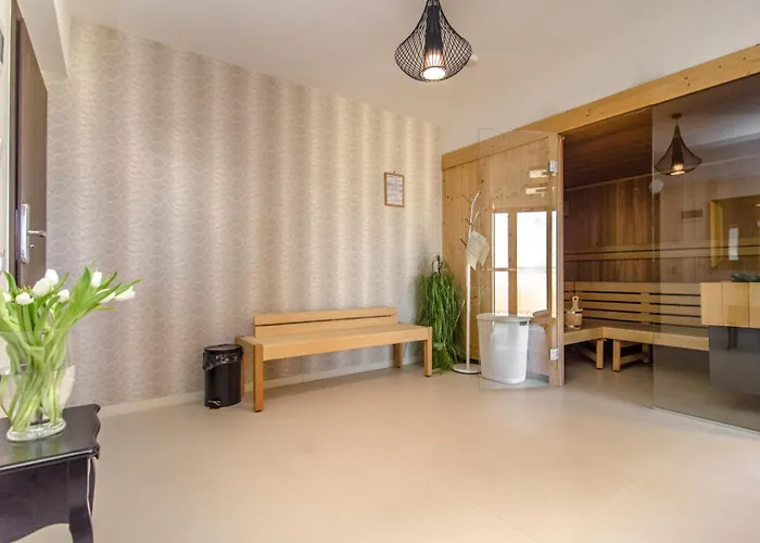 Marina Z Widokiem Na Jezioro