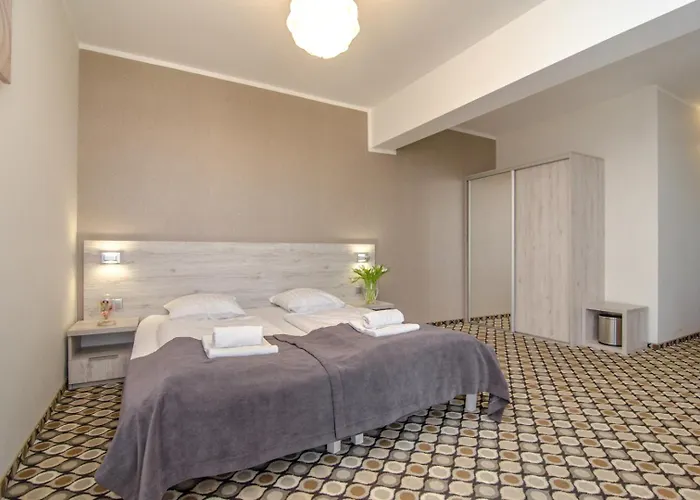 Marina Z Widokiem Na Jezioro